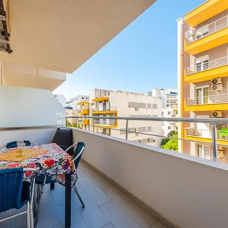 Helia's Cozy Qerret Appartamento *